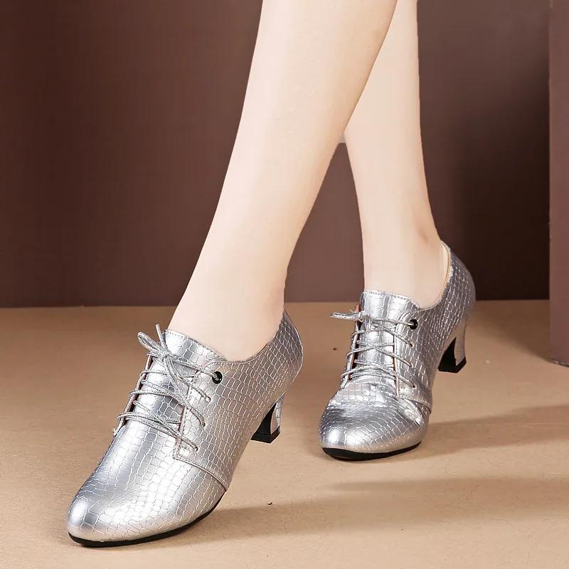Damen Professionelle Tanzschuhe Neue Mädchen Tango Gesellschaftstanz Absätze Tanz Sneaker Damen Lateinamerikanische Schuhe Weiche Moderne Jazz Lederschuhe