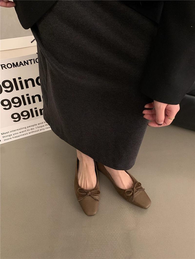 

Французские черные туфли на плоской подошве для поездок на работу, одинарные туфли, женская обувь 2025 года, новинка весна, осень и зима, бант, квадратная головка, вечерние туфли 39