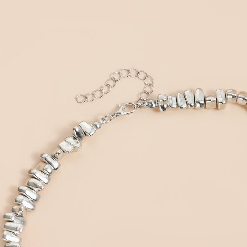 Creative Gothic Styles Necklace with Asymmetrical Heart Designs Craft from Alloy Ensuring Shine and Elegant