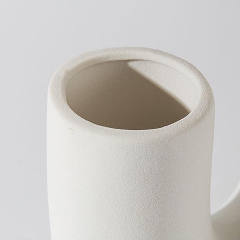 Mehrzweck-Weiße Keramikvase Verdrehte Rohrform Moderne Vase Rohrförmige Keramikvase für Wohnzimmer/Hochzeit/Büro/Dekoration