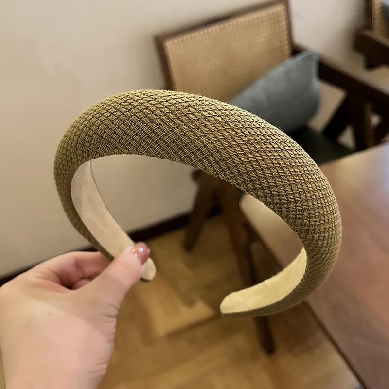 

The headband suitable for the square round face is super white, high cranial top hair hole, green headband, pressure hairpin, hair bundle, headgear.