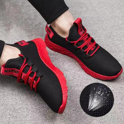 Scarpe da Uomo in Rete Nuove Leggere Versatili Tempo Libero Scarpe Sportive 2025 Tempo Libero Traspiranti Studenti Sneakers in Rete Slip-on