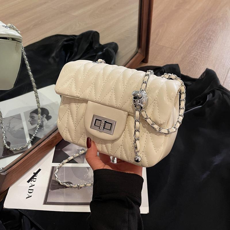 Rhombus chain bag women's spring summer new fashion niche shoulder messenger bag small square bag