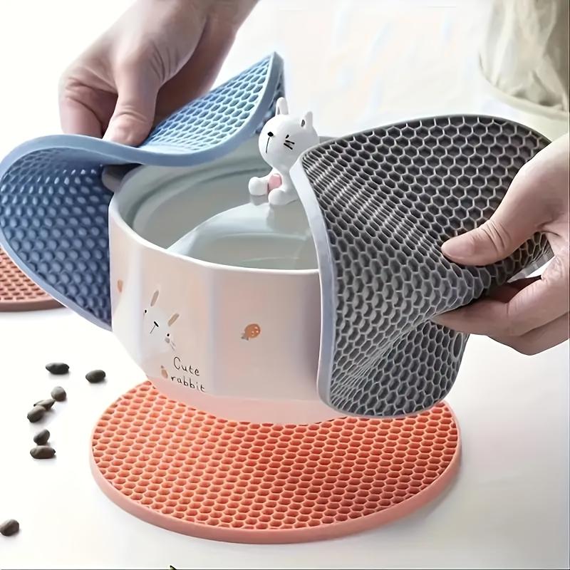 Silicone Honeycomb Heat Resistant Mat Non-Slip Simple for Kitchen DiningTableCooking Protector Easy CleanDurable Multifunctional