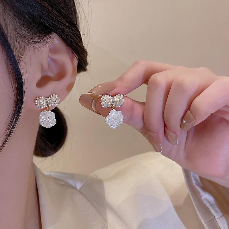 French Retro Palace Style S925 Silver Pearl Earrings – Niche Design, High-End Light Luxury 