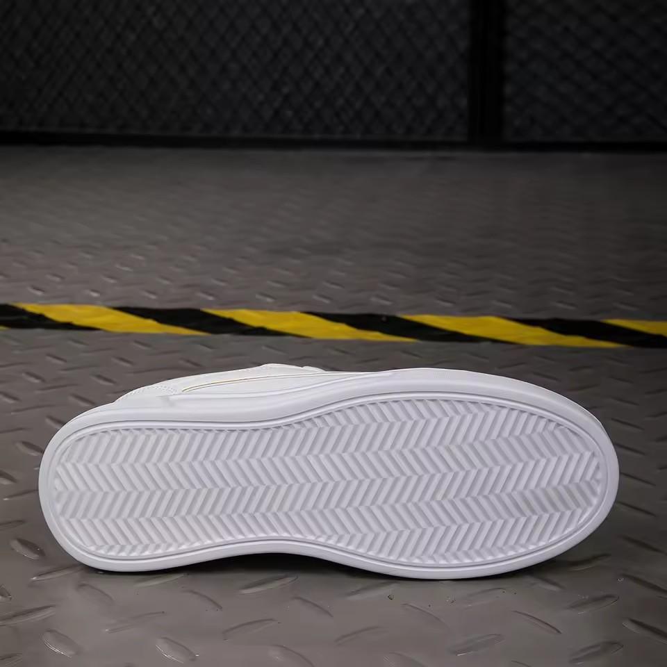 Trendy Man White Shoes Pu Leather Men White Sneakers Breathable Skateboarding Shoes Summer Outdoor Walking Couple Casual Shoes