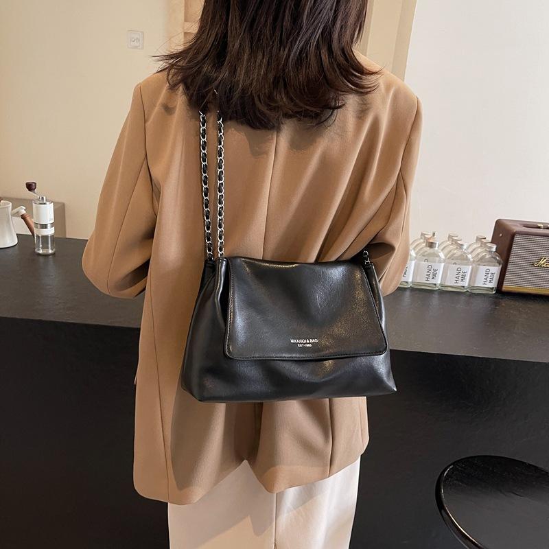 Solid Color Simple Large-capacity Bag Women's 2025 New Trendy Underarm Commuter Chain Shoulder Tote Bag