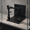 Perforierte Display Diorama Basis L-förmig matt mit Rückwand