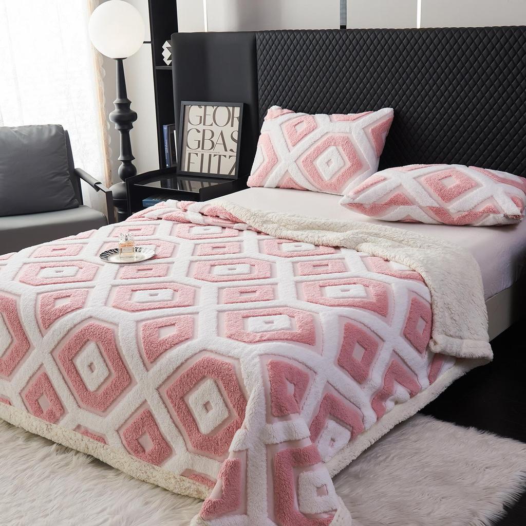 Double Layer Lamb Wool Blankets Thick Soft and Warm Geometric Jacquard Tafu Velvet Quilt Office Nap Sofa Multi-functional Blanket