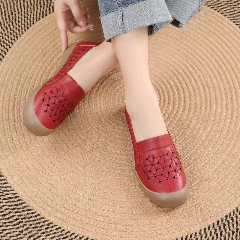 Summer new hollow Doudou shoes soft leather soft sole casual one-pedal comfortable flat bottom breathable comfortable shoes
