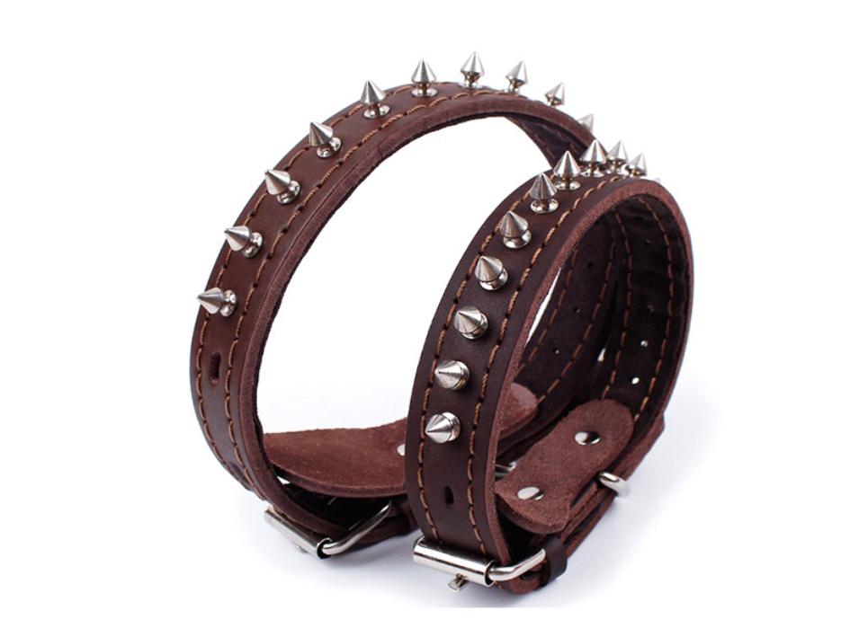 Set di Decorazioni per Giacca Punk Nera in Pelle con Borchie e Collare - 270 PZ