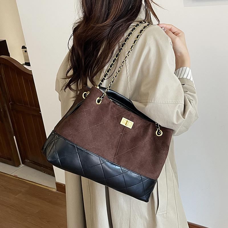Popular Bucket Bag Women's Autumn and Winter 2025 New High-end Diamond Chain Bag Fashionable Versatile Shoulder Messenger Bag