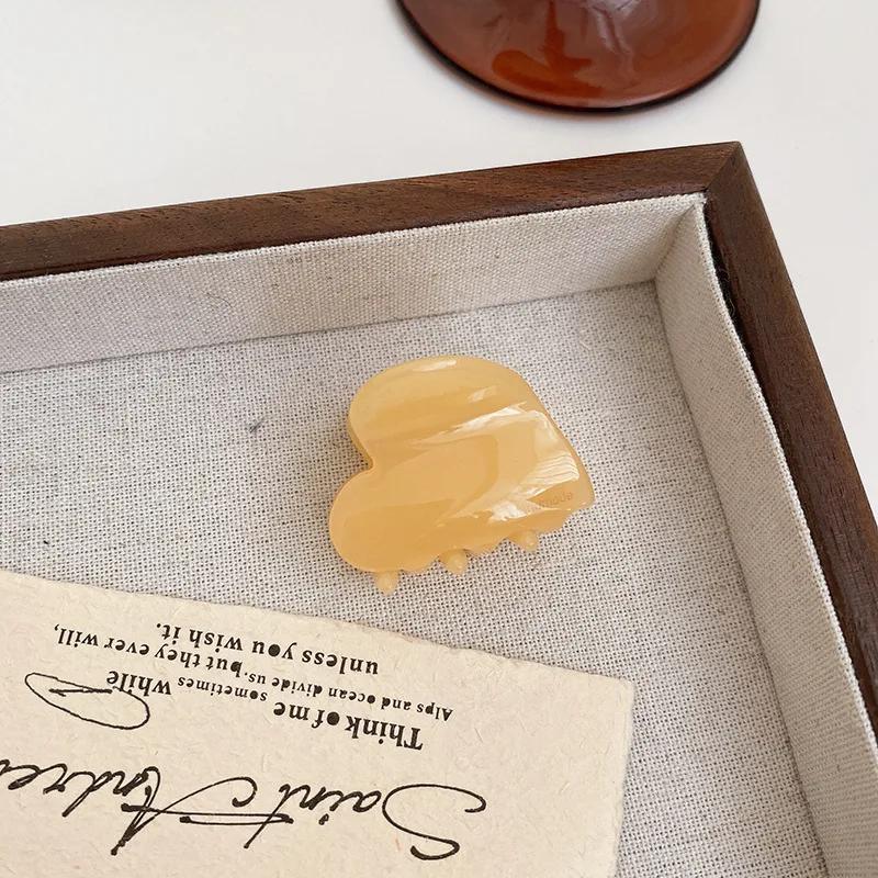 3.5cm Small Hairclaw Acetate Hair Crabs for Girls Cute Heart Shaped Hairclips for Women and Children Hair Accessories