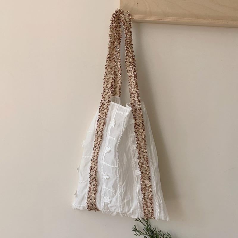 

Original niche design flower webbing texture Tencel milk silk thread canvas large-capacity portable bag белый