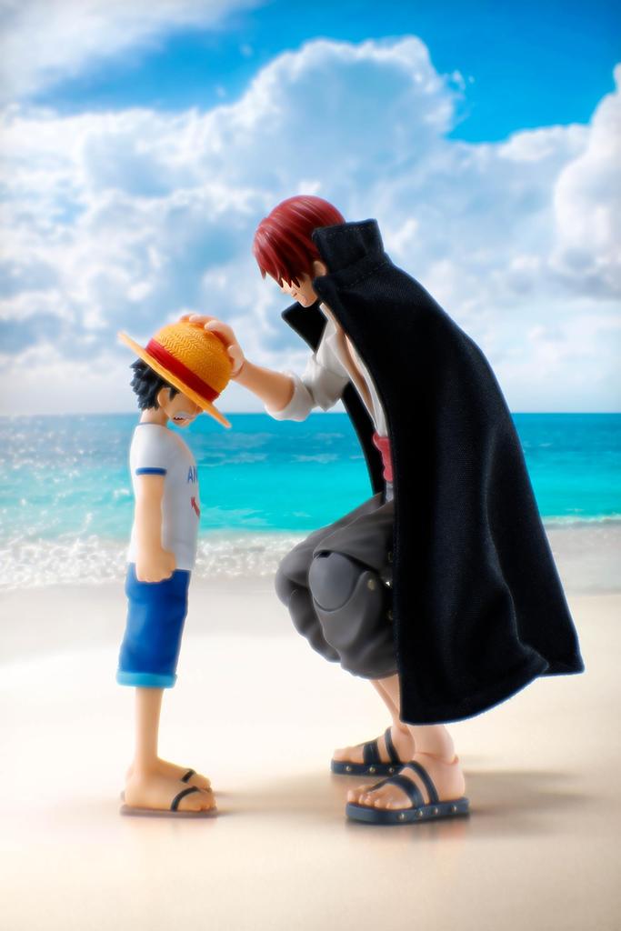 TAMASHII NATIONS - ONE PIECE - Shanks & Monkey D. Luffy - Childhood - S.H.Figuarts Action Figure