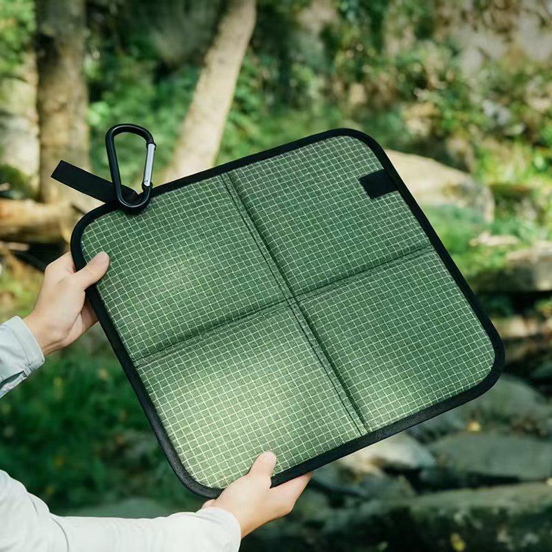 Portable Waterproof Outdoor Picnic & Camping Seat Mat 30*1*35