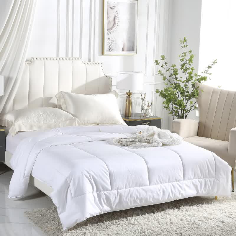 Hotel-Style Polyester Fiber Summer Quilt