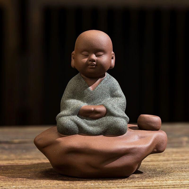 

Фигурки Дзен-монаха из фиолетовой глины