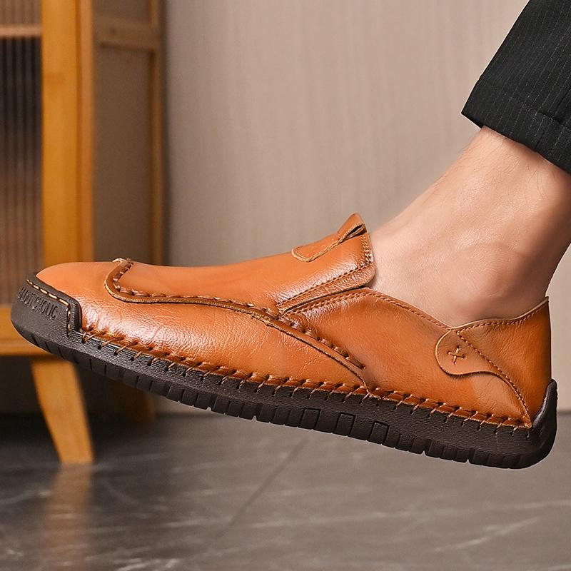 Leisure Flat Shoes Men Ultra-light Classic Driving Shoes Comfortable Soft Leather Shoes Men's Casual Shoes