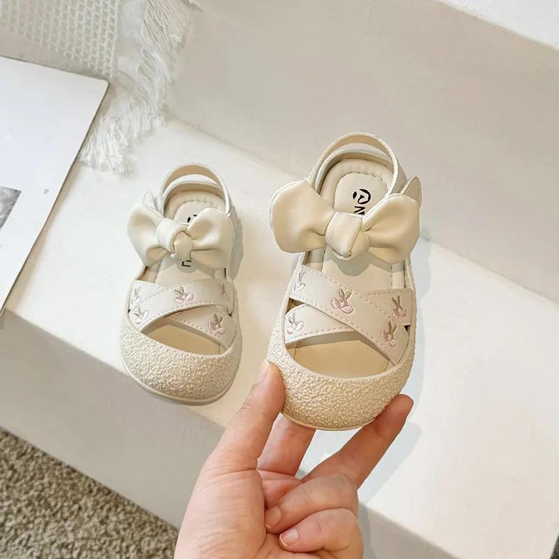 

Летние сандалии для девочек новые детские сандалии вышитые туфли принцессы гир обувь для девочек на мягкой подошве модная детская обувь обувь на плоской подошве 22insole14.3cm бежевый