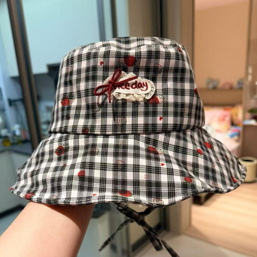 

Korean style plaid lace-up bucket hat for women, summer outdoor travel sun protection hat чорний