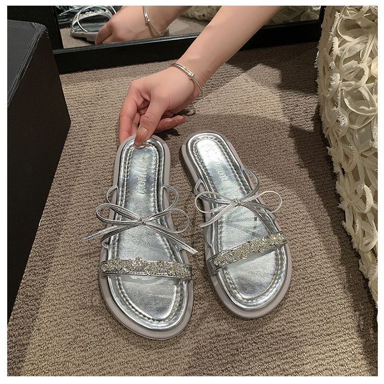 Premium sense with skirt slippers women's summer wear 2025 new fashion rhinestone bow flat bottom cool slippers