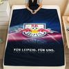 Koc Flanelowy z Nadrukiem Logo RB Leipzig, Wysoka Jakość, Wygodny na Wszystkie Pory Roku, Wystrój Domu, Ciepło i Komfort