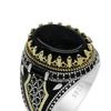 Anello Uomo Vintage Punk Metallo Intagliato Motivo Antico Bicolore Decorativo Regalo Agata Sintetica Intarsiata Anello da Festa Maschile Gioielli da Matrimonio