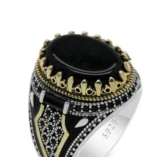 Anello Uomo Vintage Punk Metallo Intagliato Motivo Antico Bicolore Decorativo Regalo Agata Sintetica Intarsiata Anello da Festa Maschile Gioielli da Matrimonio