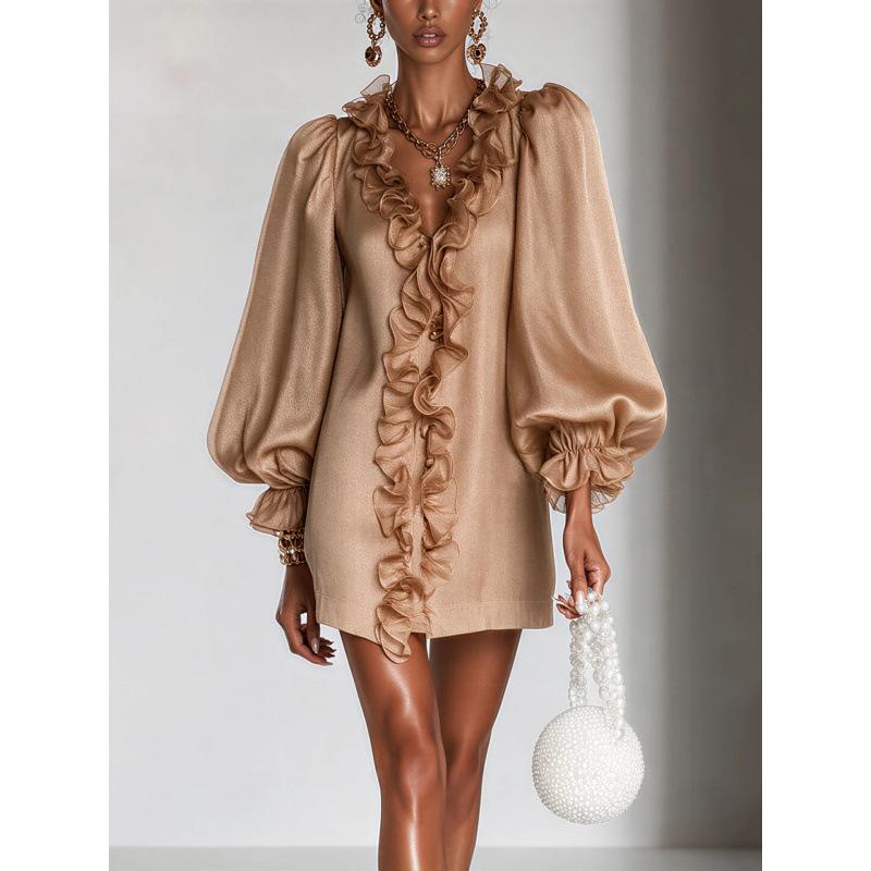 Champagne glossy yarn ruffle edge bubble sleeve skirt, deep light luxury atmosphere dating dress