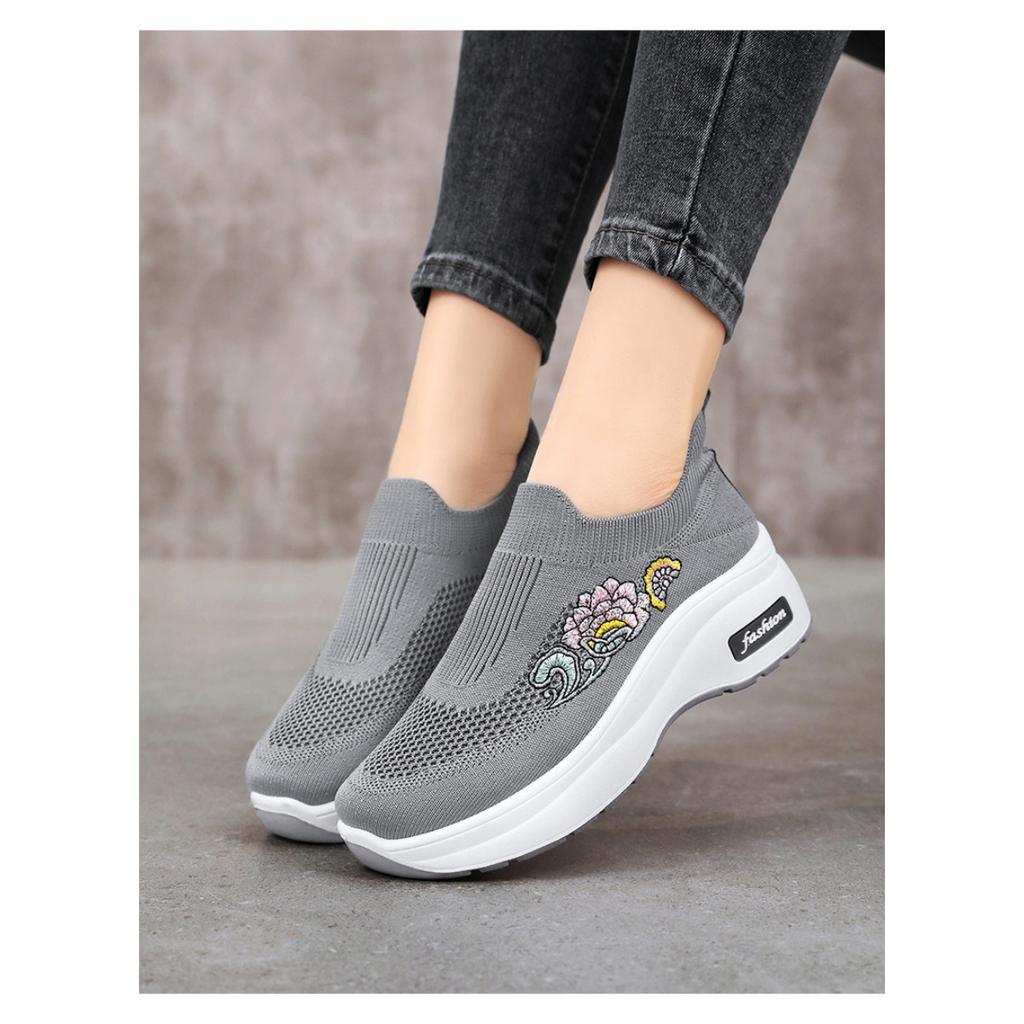 Women's Summer New Lightweight Sponge Sole Casual Shoes, Women's Height Increasing Shoes, Versatile Thick Soled Shoes