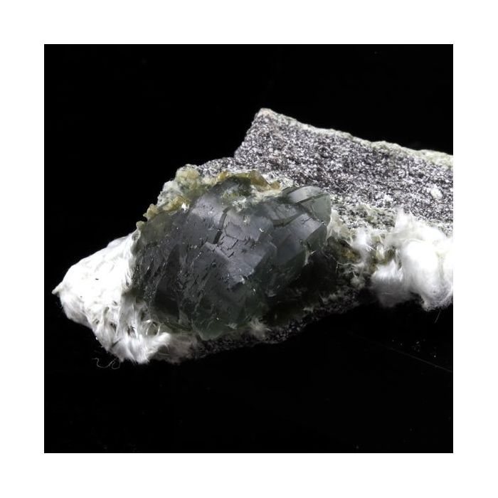 Pierres et Minéraux. Prehnite. 61.0 ct. La Combe de la Selle, Bourg d'Oisans, France..