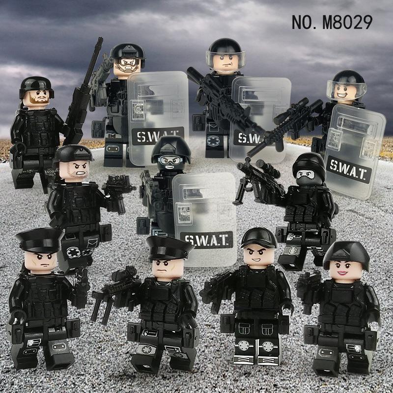 12 Schwarze Minifiguren Swat Puppe M8002 Kleines Bausteinspielzeug Zubehör Waffe Hund Schild Montage