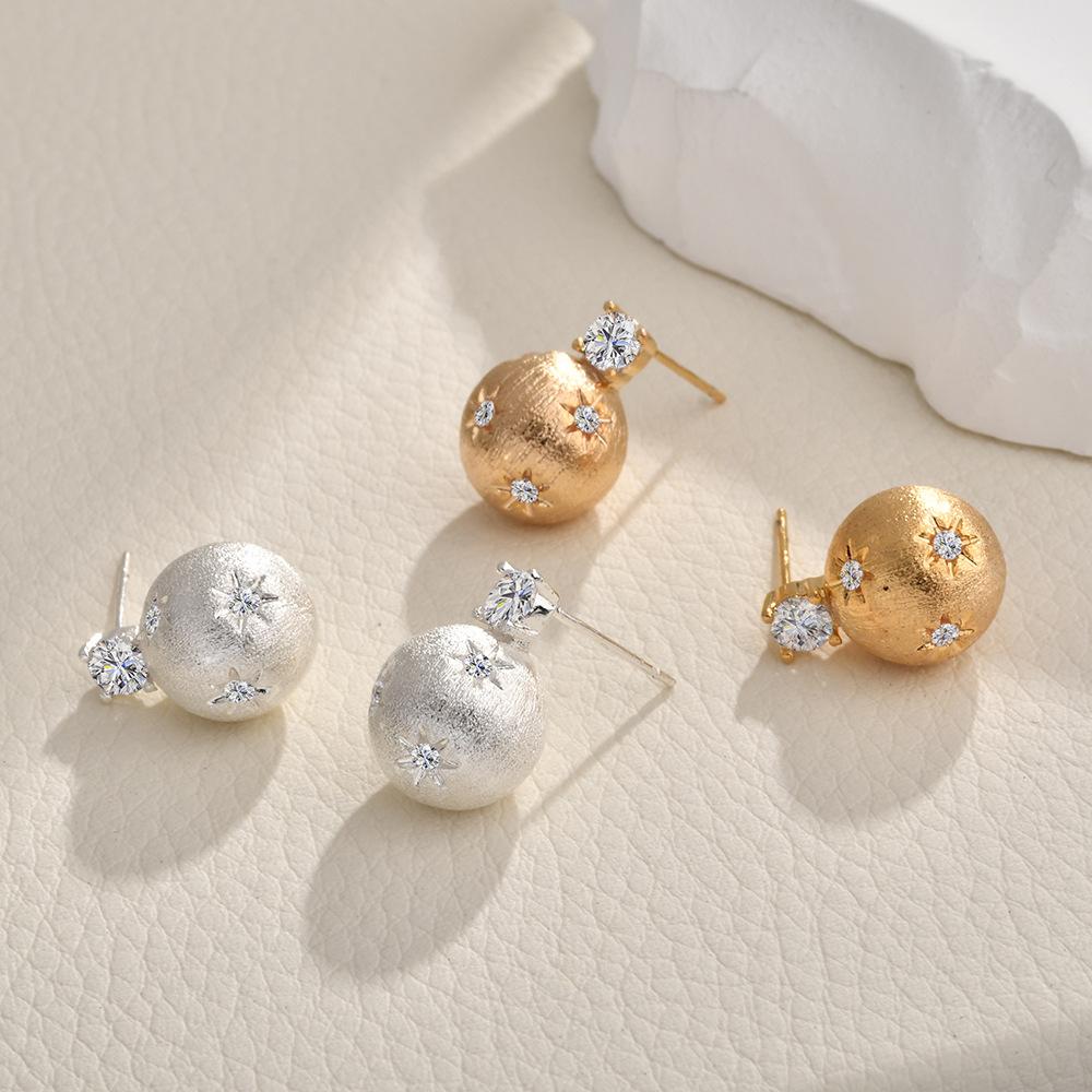 Retro Hong Kong style brushed hexagram stud earrings French medieval small gold ball temperament unique design sense personalized earrings women