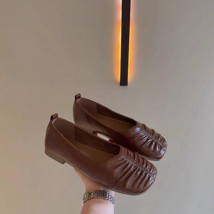 

Flat bottom square head pleated grandma shoes women s 2025 spring Q new soft sole one pedal single shoes versatile pregnant women Doudou shoes 40