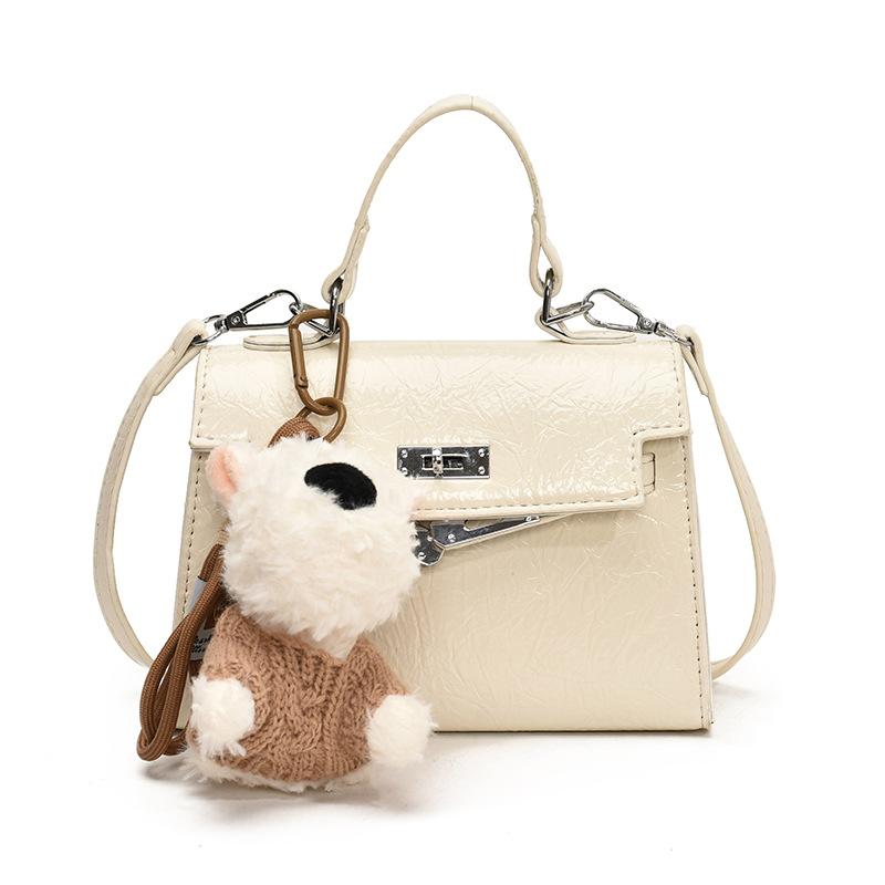 

2025 new simple and fashionable super fire portable small square bag, exquisite small square bag women s foreign style lock fashionable women no pendant