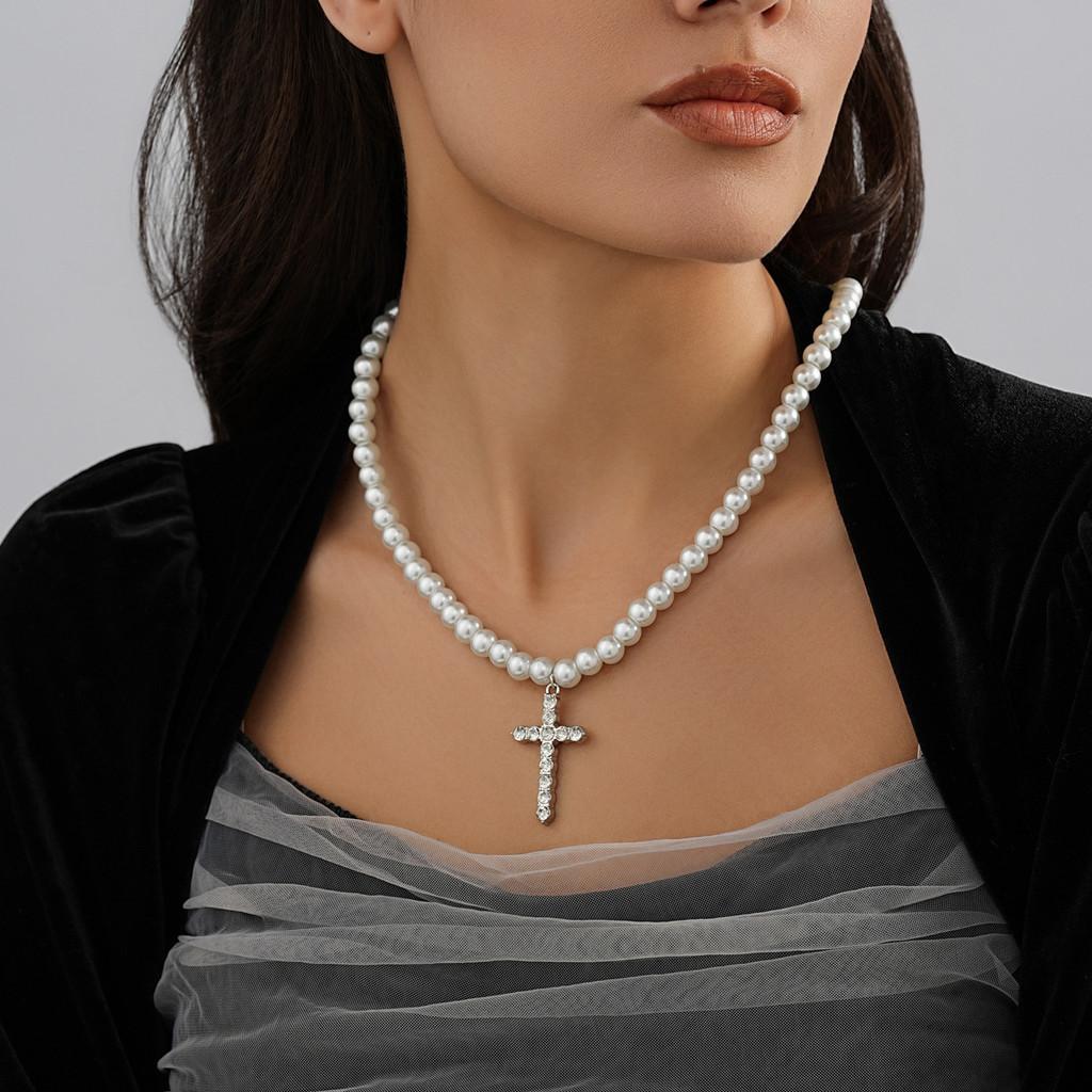 Elegant Silver Cross Pendant Necklace With Dazzling Rhinestones For Women