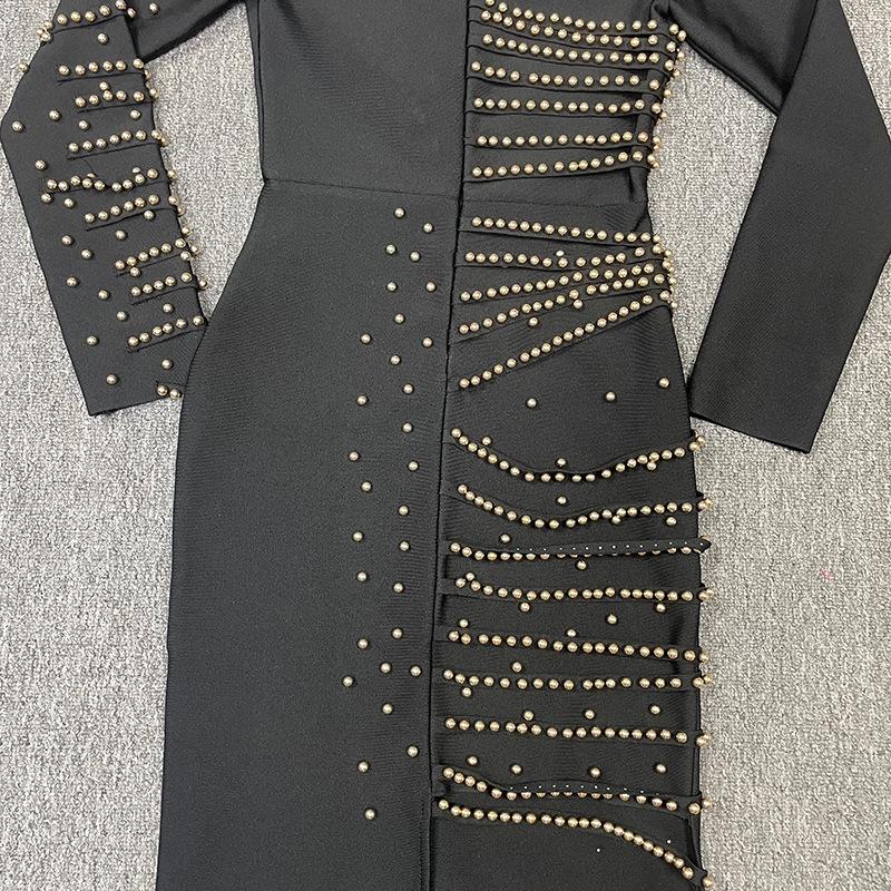 Rochie de seară elegantă cu decolteu în V, cu mărgele și mâneci lungi