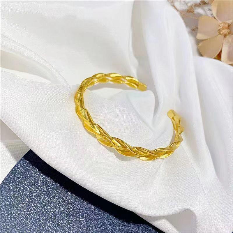 Bracelete Aberta Orelha de Trigo Banhada a Ouro: Luxuosa Pulseira Trançada Feminina para Casamentos