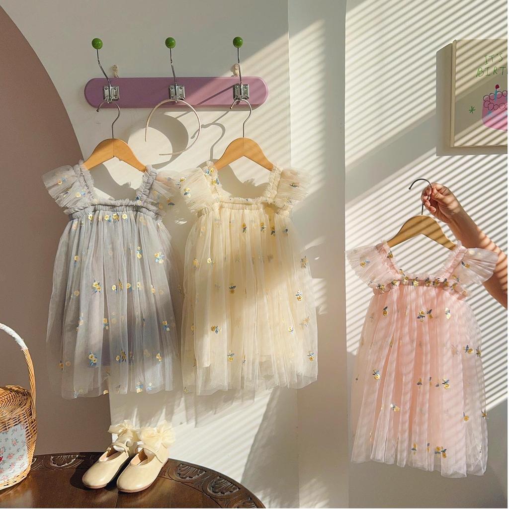 Girls' Flower Embroidered Tulle Dress: Summer Style with Puff Sleeves and Net Yarn Skirt