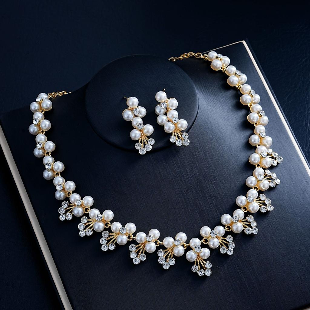 European and American Fashion Light Luxury Necklace Earrings Two-piece Set Bridal Wedding Accessories Dress Set Female 2026