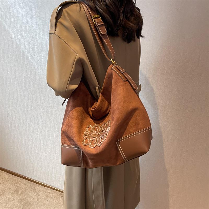 Large Capacity Bag Women's Bag 2025 New Fashion Autumn and Winter Suede Shoulder Shopping Bag High-end Commuter Tote Bag