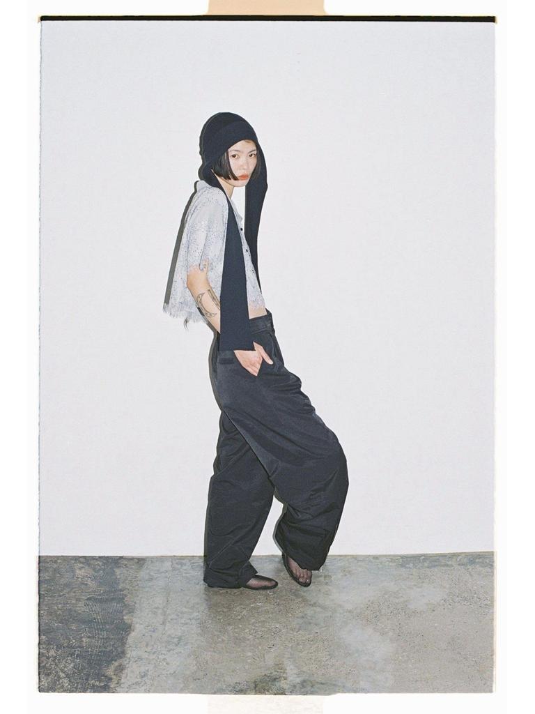 Ray Beams Women's Zip-Up Hem Curve Pants, Black 1