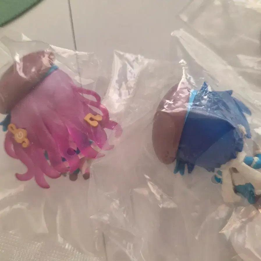 Hatsune Miku unopened miniature figure, Luka, Kaito