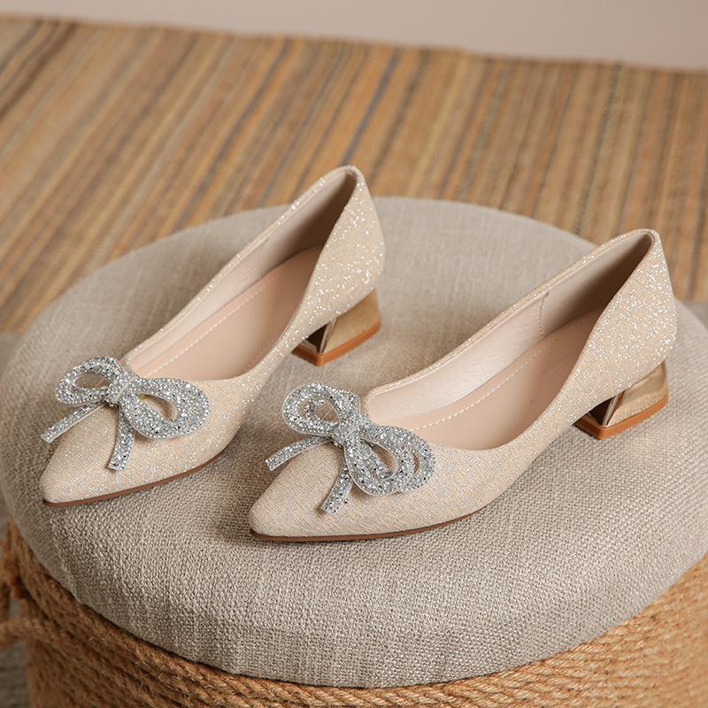 Fashion 34-43 big size bowknot women pumps gold low heel OL shoes pointed toe ladies shiny cloth bowtie pumps zapatos de tacón mujer