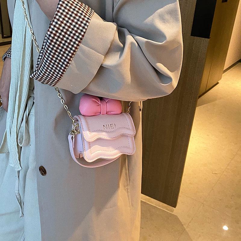 2024 Embossed Bow Mini Crossbody: Sweet Chain Bag for Girls