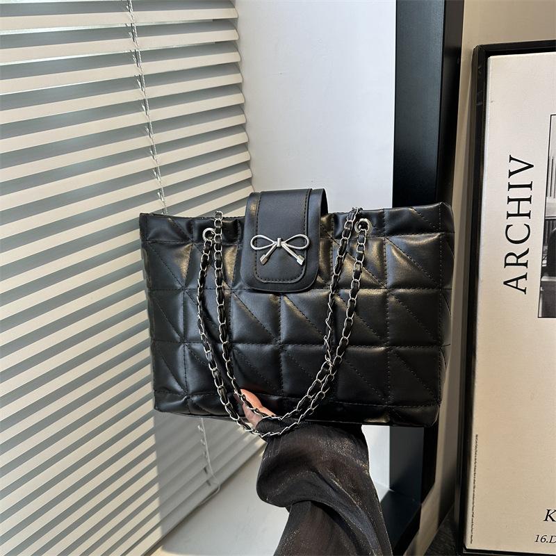 New Large-capacity Beautiful Tote Bag Spring and Summer Popular Fashion Versatile Shoulder Underarm Bag Handbag