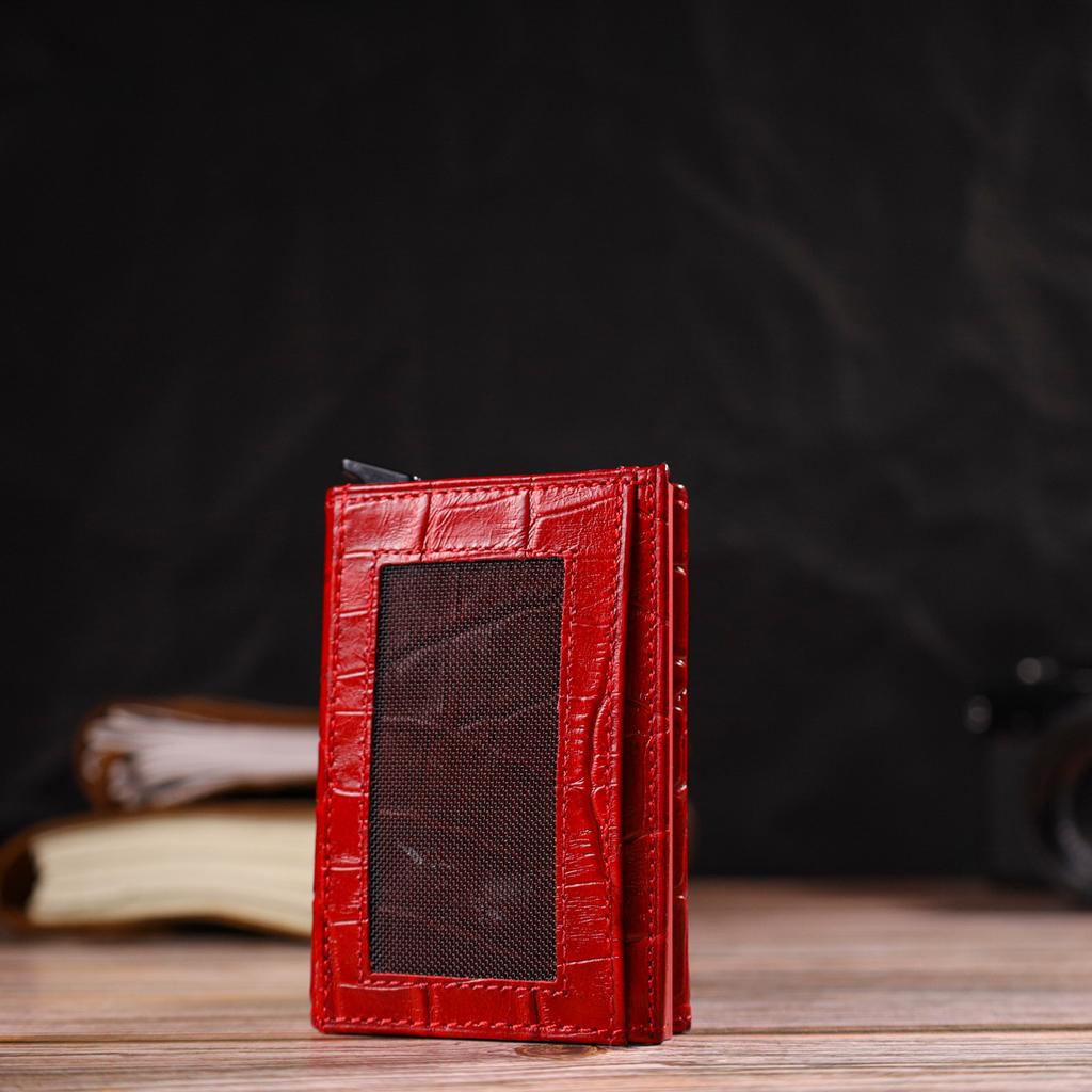 Etui na karty damskie składane na trzy części z mechanizmem automatycznym, wykonane ze skóry naturalnej z wytłoczeniem krokodyla CANPELLINI 21929 Czerwone