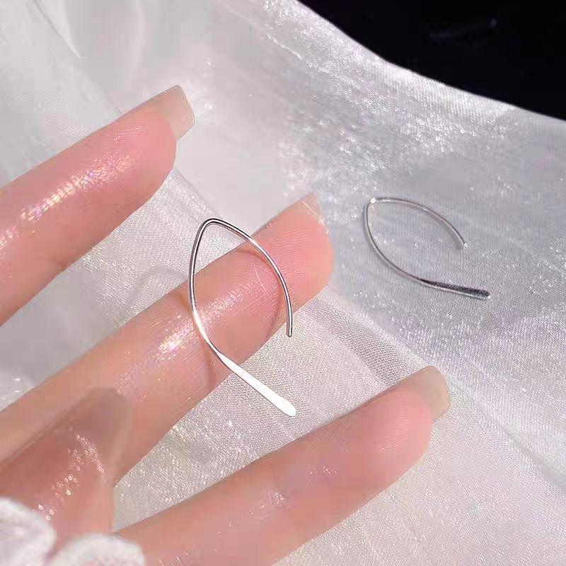 Minimalist line earrings, versatile sense, Korean U-shaped stud earrings, less temperament, daily commuting earrings