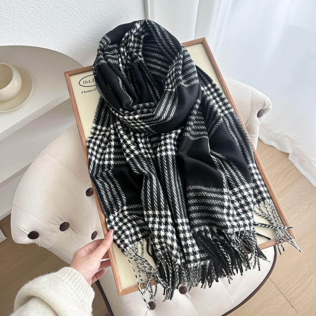 Retro Autumn and Winter British Scarf Women's High End Plaid Thickened Warm Scarf Couple Student Shawl Windproof